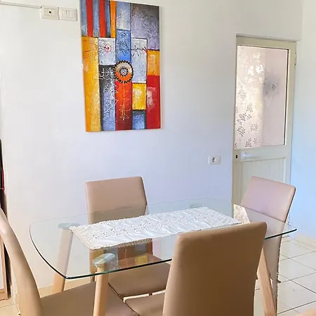 Your Seaside Home! Entire Place, Free Parking